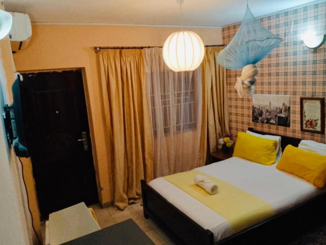 Zunox Guest House Freetown Exterior photo