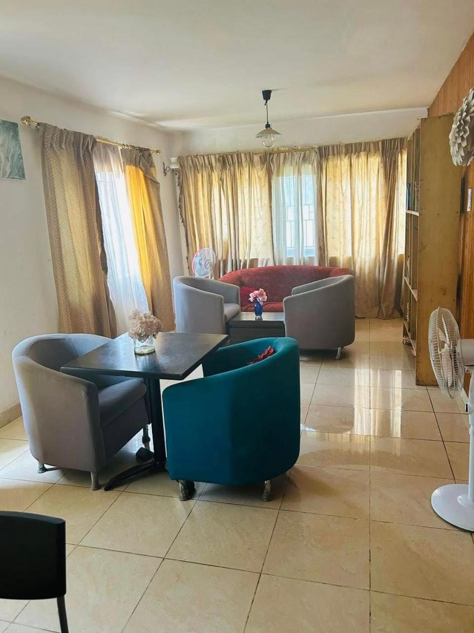 Zunox Guest House Freetown Exterior photo