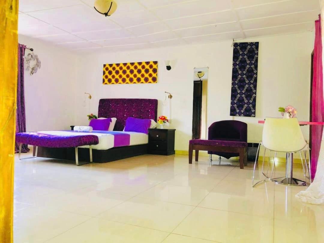 Zunox Guest House Freetown Exterior photo